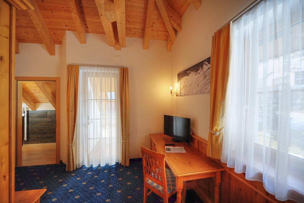 Hotel Fatlar Ischgl Exterior photo