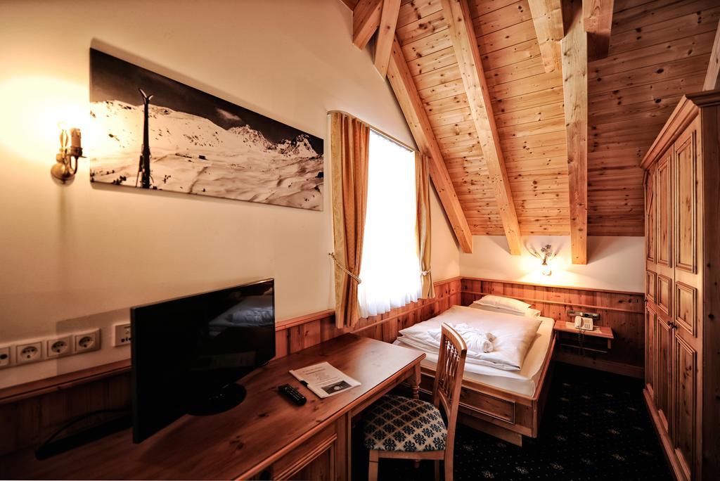 Hotel Fatlar Ischgl Exterior photo